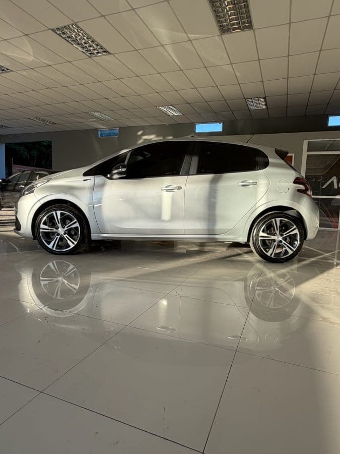 Peugeot 208 GT Line