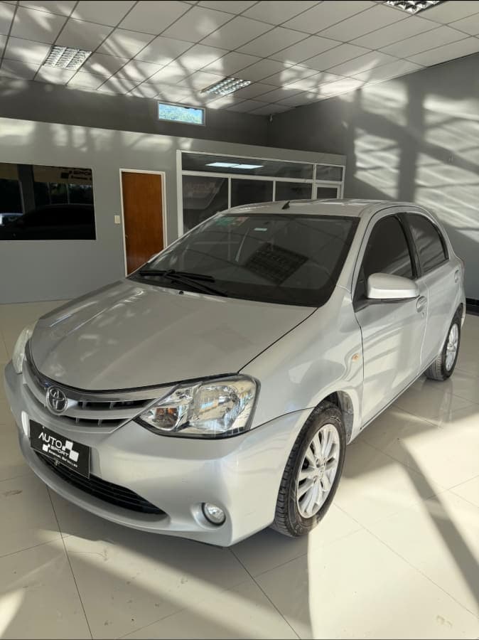 Toyota Etios XLS